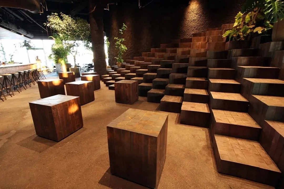 东莞这个日本餐饮空间设计，带你来到热带丛林